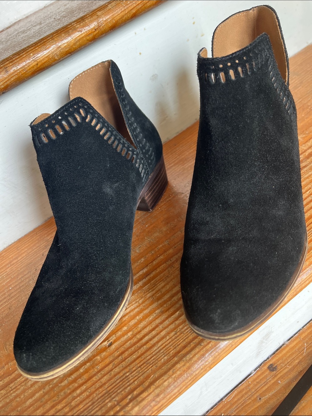 Lucky Brand Bustina Black Suede Cutout Ankle Booties Women’s Size 8 Boho Western
